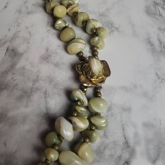 Vintage Rare Mother of Pearl Necklace with Pendent - Picture 14 of 16